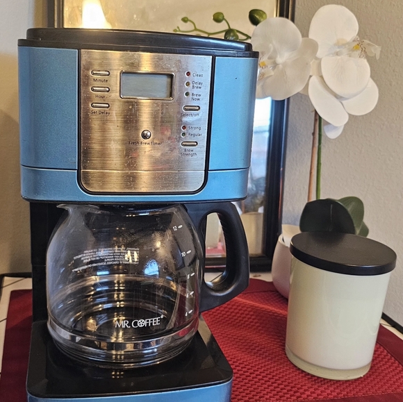 Mr Coffee Pot & Matching Oster Toaster 2 slice - Picture 3 of 3